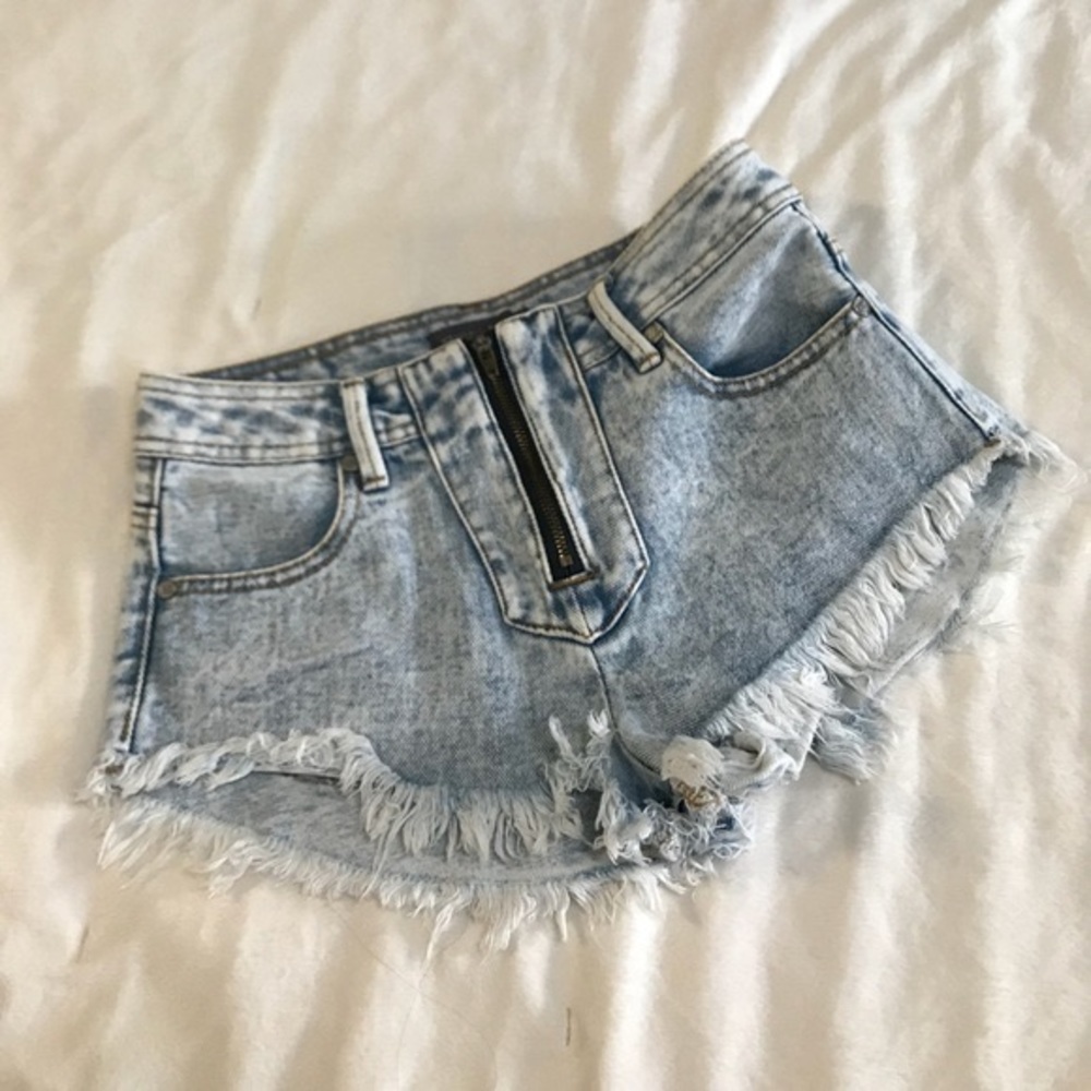 Kendall and Kylie Jean shorts!
